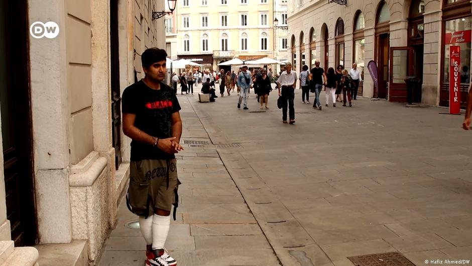 Pakistani migrant Muhammad Umar Arif  suffered permanent injuries on his legs on the Balkan Route, which also left him emotionally traumatized. In Trieste, Italy, local activists and social workers are trying to help him heal | Photo: Hafiz Ahmed/DW