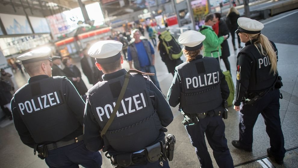 File photo: A police patrol in Munich central station, security in stations will be tightened due to the new security package | Photo: Matthias Balk/picture alliance/dpa /German Interior Ministry