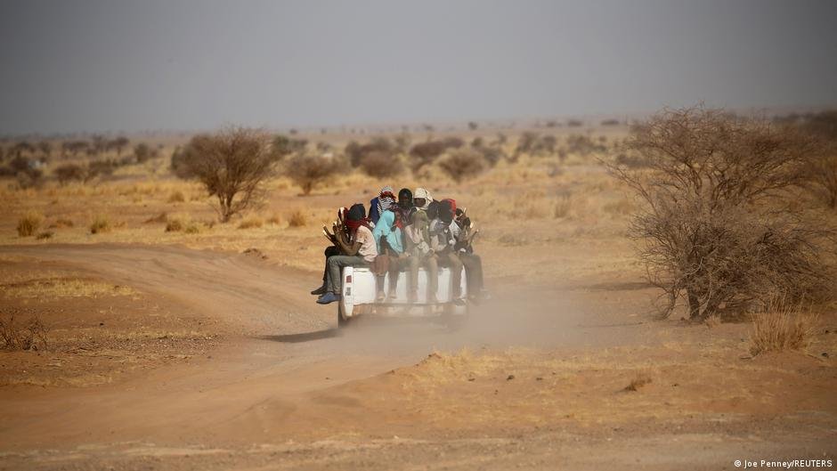 Many migrants from West Africa cross the Sahara on their way to the northern coast. Often they fall into the hands of human traffickers | Photo: Joe Penney/REUTERS