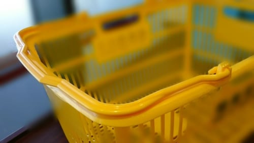 【裁判長の説諭】失踪した夫の借金を肩代わり。生活費に困り、子どもたちを育てるために食材を万引きし続けた母。この事件を担当した裁判官は、閉廷後にその母を呼び止めて……。（後編）