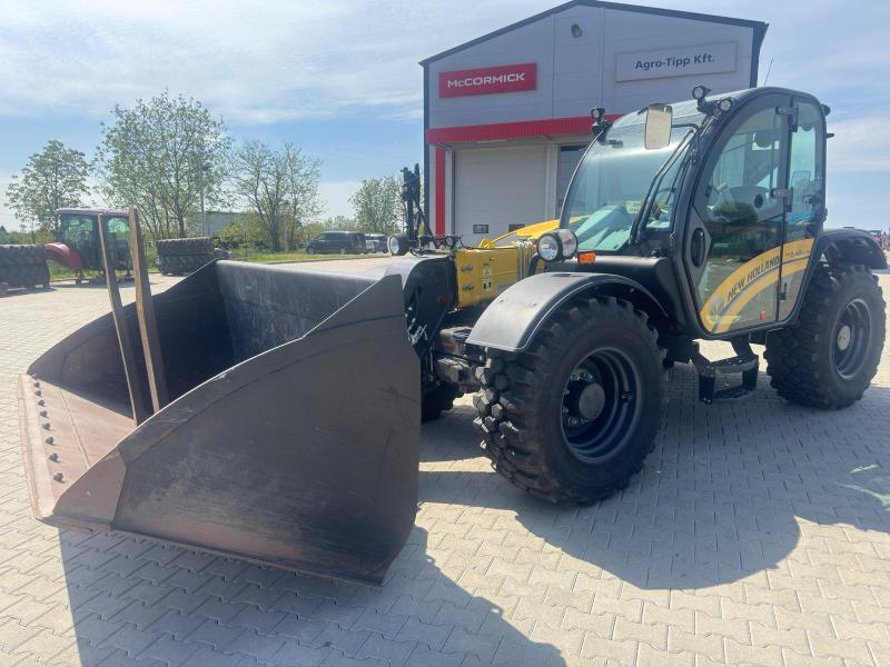New Holland TH 7.42 Elite 560 üzemórás teleszkópos rakodó eladó készletről New Holland TH 7.42 Elite 560 üzemórás teleszkópos rakodó eladó készletről
