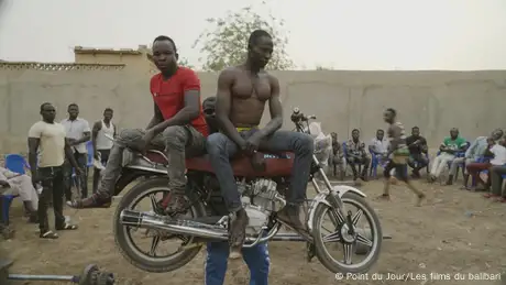 Filmstill „Zinder“ von Aïcha Macky