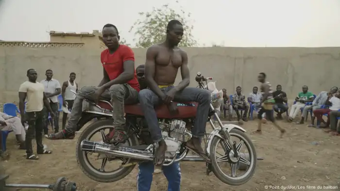 Filmstill „Zinder“ von Aïcha Macky