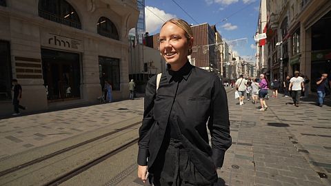 Meet a digital nomad thriving in İstanbul, the world's crossroads