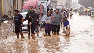 Una strada allagata a Valencia, Spagna, mercoledì 30 ottobre 2024