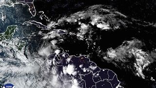 NOAA tarafından sağlanan bu uydu görüntüsü hava sistemlerini göstermekte, 3 Kasım 2024