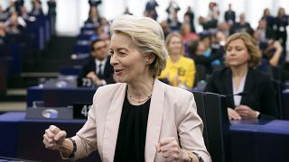 Bu fotoğrafta, Avrupa Komisyonu Başkanı Ursula von der Leyen görülüyor.