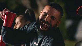 Drake, Kendrick Lamar'ın diss parçası 'Not Like Us' ile ilgili olarak Universal Music'e hakaret davası açtı 