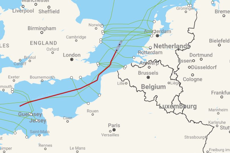 Marine Traffic tarafından sağlanan verilere dayanan harita, deniz altı kablolarının yanı sıra Yantar'ın 20 Ocak - 21 Ocak 2025 arasındaki geçişini gösteriyor.