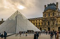 A Louvre naplementében