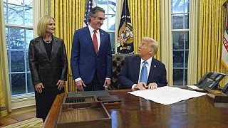 ABD Başkanı Donald Trump Oval Ofis'te İçişleri Bakanı olarak onaylanan Doug Burgum ve eşi Kathryn ile beraber, 31 Ocak 2025