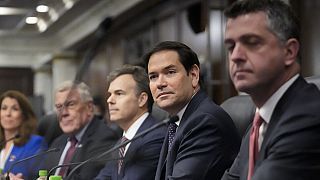 ABD Dışişleri Bakanı Marco Rubio, sağdan ikinci, Panama Devlet Başkanı Jose Raul Mulino ile Panama City'deki başkanlık sarayında bir araya geldi, 2 Şubat 2025, Pazar