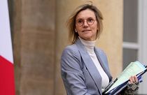 Il ministro francese per la Transizione ecologica, Agnes Pannier-Runacher, nella foto mentre lascia l'Eliseo a Parigi nel dicembre 2022. 