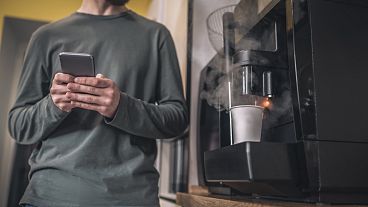 Uma equipa de investigadores recolheu amostras de máquinas de café que revelaram níveis elevados de substâncias indutoras de colesterol.