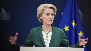 Ursula von der Leyen dice que está dispuesta a utilizar "todos los instrumentos" disponibles para tomar represalias contra los aranceles de Donald Trump.