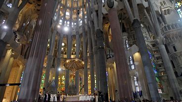 Archivo: Interior de la Sagrada Familia de Barcelona en la misa oficiada por el Papa Benedicto XVI, el domingo 7 de noviembre de 2010