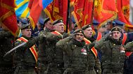 ARQUIVO: Militares russos marcham durante a parada militar do Dia da Vitória na Praça Vermelha, em Moscovo, a 9 de maio de 2024