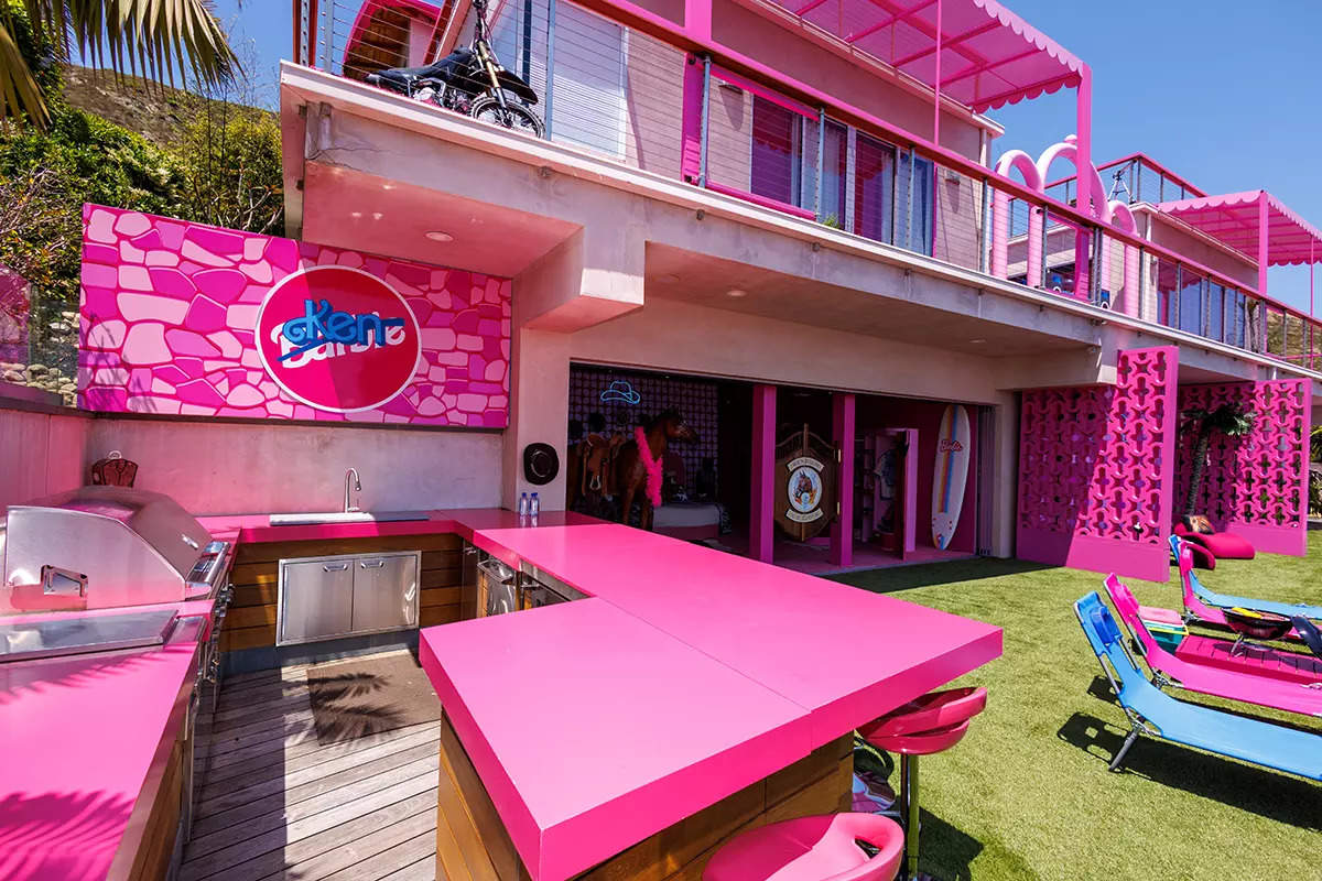 ​Full-scale Malibu Dreamhouse of Barbie available for booking on homestays portal​