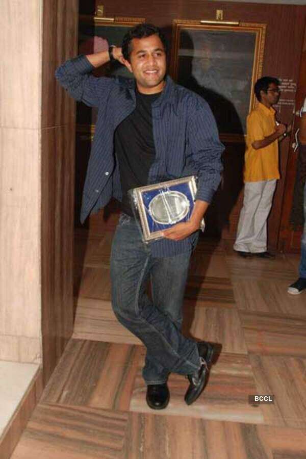 Omi Vaidya Wallpapers