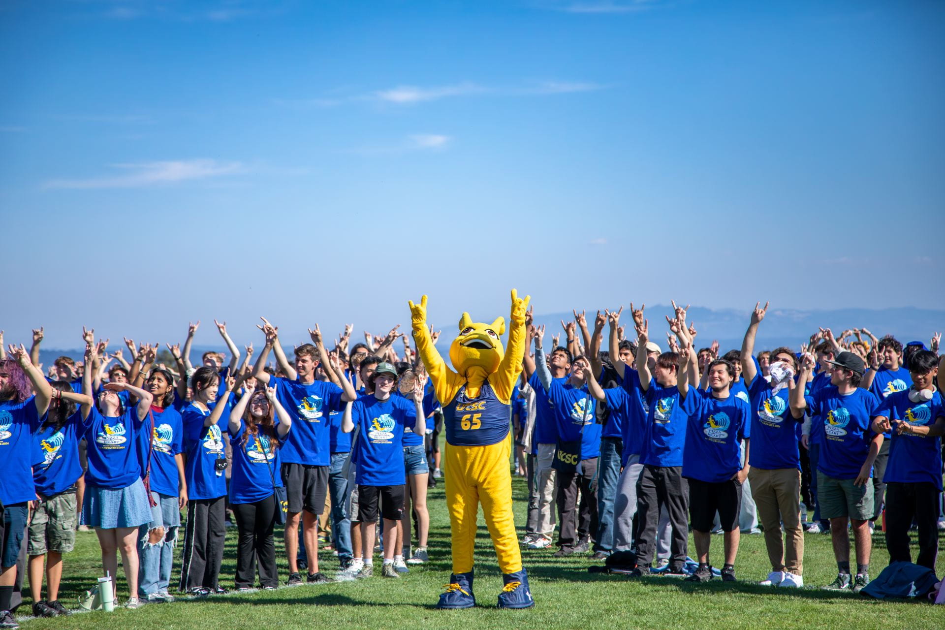 Students at class picture with Sammy Slug