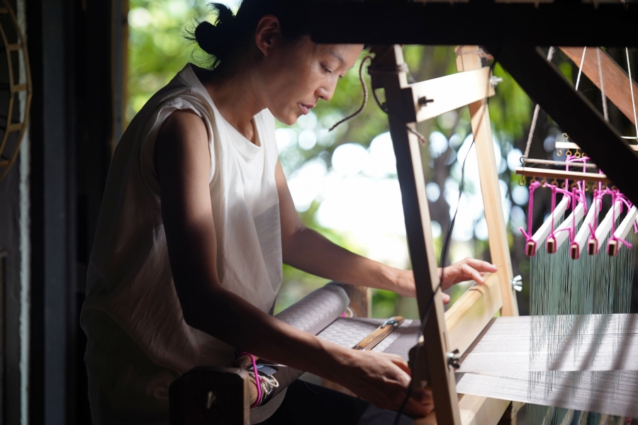 あきことめぐみの、旅のひとめぐり「与那国織」