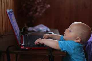 kid-notebook-computer-learns-159533