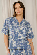 Blauwe blouse torup wave tiles
