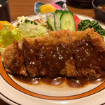 お食事処 とんかつのエビス - とんかつ定食 850円。