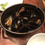 Di PUNTO Shibuya Ten - ムール貝のワイン蒸し(800円）
