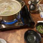 本格韓国料理 イニョン - タッカンマリは1人前でこのボリューム！人数分頼むと大変な事になります。