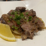 おんの字 - 馬のヒモ焼き