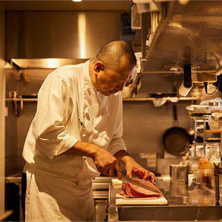 "Crafting Premium Yakiniku with Diverse Techniques and Expert Selection"