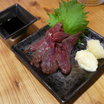 ばち巣鴨 - 上ヒレ馬肉　¥580