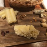 Di PUNTO Shibuya Ten - ４種チーズ盛り合わせ（１３００円）