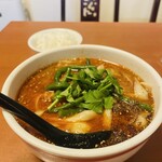 龍興刀削麺舗 - 