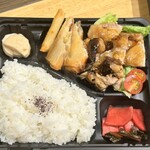 らくまる とり焼きの店 - 