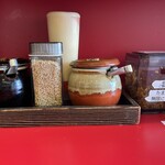 たま家 - 高菜、ゴマ、壺漬け、無限にんにくとマヨ