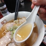 喜多方ラーメン坂内 - 淡麗なスープ