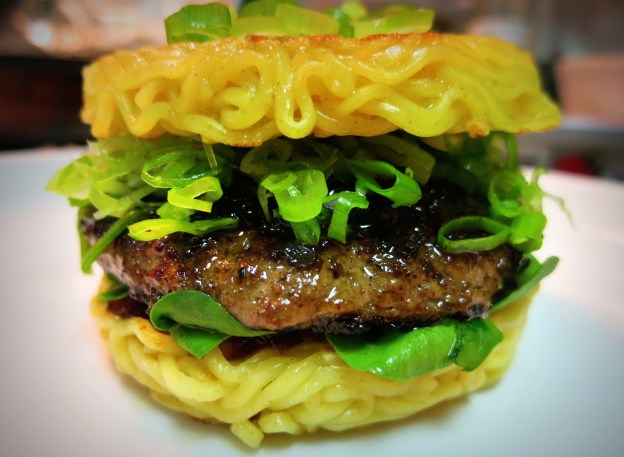 ramen burger.jpg