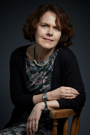 Kate Rhodes image 2
