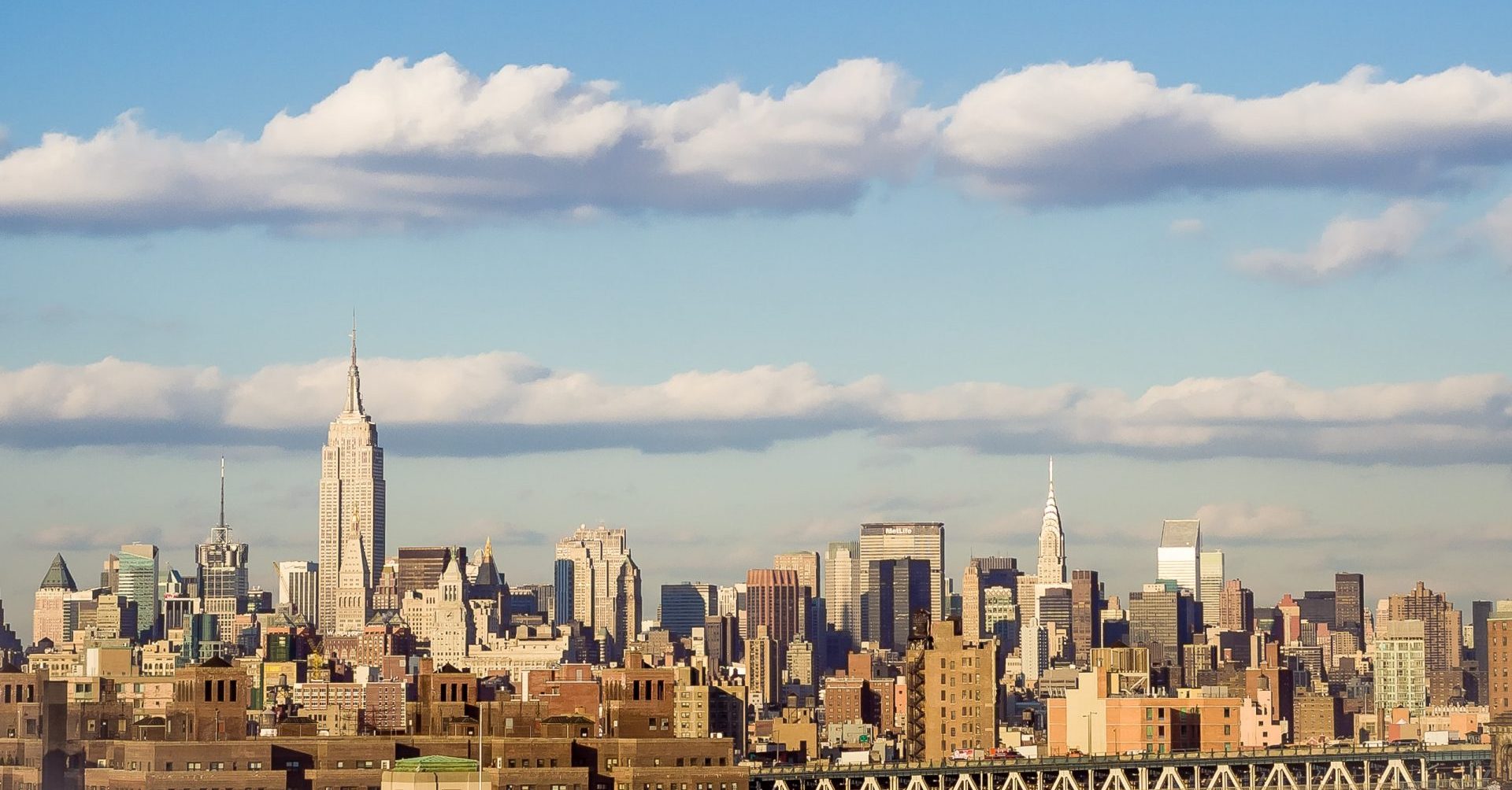 New York skyline in daytime with a view of the Empire State Buildling