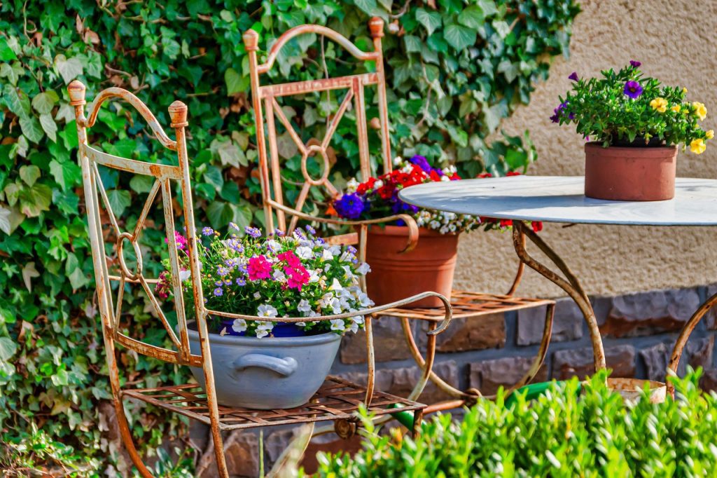 upcycling outdoor spaces