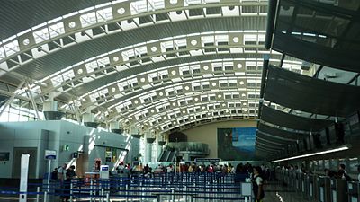 Vista interna del Aeropuerto Internacional Juan Santamaría, Alajuela, Javier Rojas, 2000.