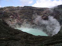 中岳火山口