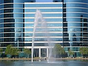 Fuente en el lago Oracle, Redwood Shores