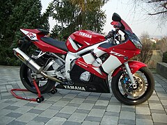 R6 modèle 2001.