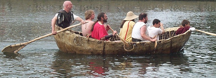 הכוראך (Currach), סירה אירית שהייתה עשויה מעורות סביב שלד עץ, כלי התחבורה העיקרי בין האיים