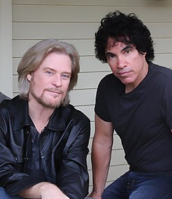 Daryl Hall (vľavo) a John Oates (vpravo), 2008