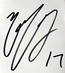 Han Ho-gang Autograph.jpg