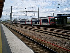 Le train PICI arrivant à Chelles - Gournay en direction de Paris-Gare de l'Est.